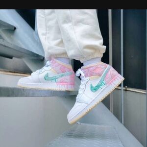 Kids Nike Mid Drip Air Jordan’s - size 12